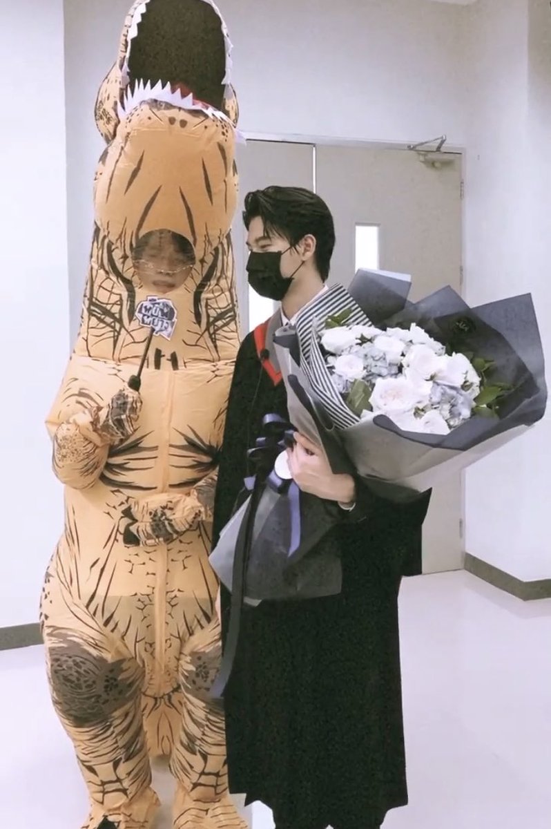 dontciyhxt's tweet photo. ฟิลแฟนสุดๆ ถ้าลองเอาวีดีโอไปใส่ คนที่โชคดี น่ารัก น่ารักที่สุดเลย อยู่อวยพร อยู่ยินดีให้กันไปนานๆเลยนะ  ปลื้มปริ่มหัวใจ รองานน้องพร้อมนะคั้บ    #YinYinGraduation #yinyin_anw #prompayy #พร้อมหยิ่น https://t.co/HkMshoae6t