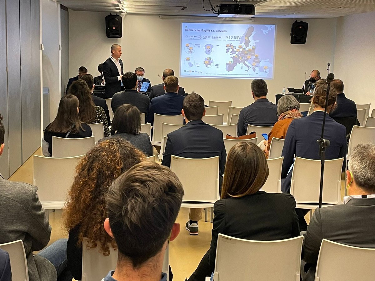 feriadezaragoza's tweet photo. #EXPOFIMER ya ha abierto sus puertas al sector del mantenimiento de energías renovables. Os recordamos que tenemos un amplio programa de sesiones. Os esperamos hasta las 19:00 h en el Palacio de Congresos de Zaragoza. https://t.co/syLaZDsvs4