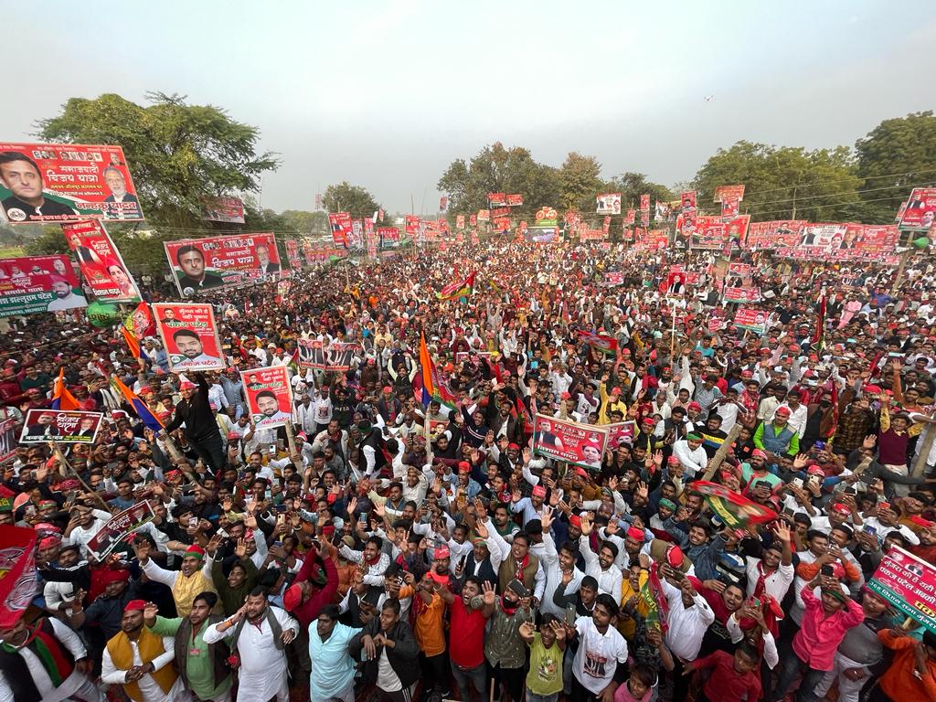 samajwadiparty's tweet photo. युवा बेरोजगारों का इंकलाब होगा, बाइस में बदलाव होगा। https://t.co/qpwn8CGMtp