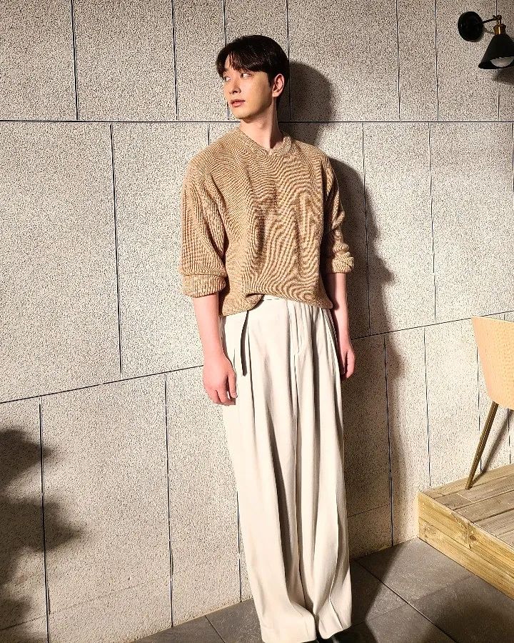 Real2PMBrasil's tweet photo. [CHANSTAGRAM] 14.12.21
@2PMagreement211 #2PM #Chansung 

"#Jungwon #HanJungwon
#ShowWindowTheQueensHouse #MonTue #1030PMKST #ChannelA" https://t.co/Raaow75crE