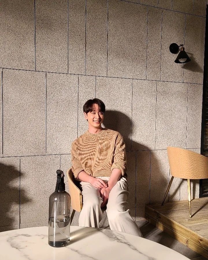 Real2PMBrasil's tweet photo. [CHANSTAGRAM] 14.12.21
@2PMagreement211 #2PM #Chansung 

"#Jungwon #HanJungwon
#ShowWindowTheQueensHouse #MonTue #1030PMKST #ChannelA" https://t.co/Raaow75crE