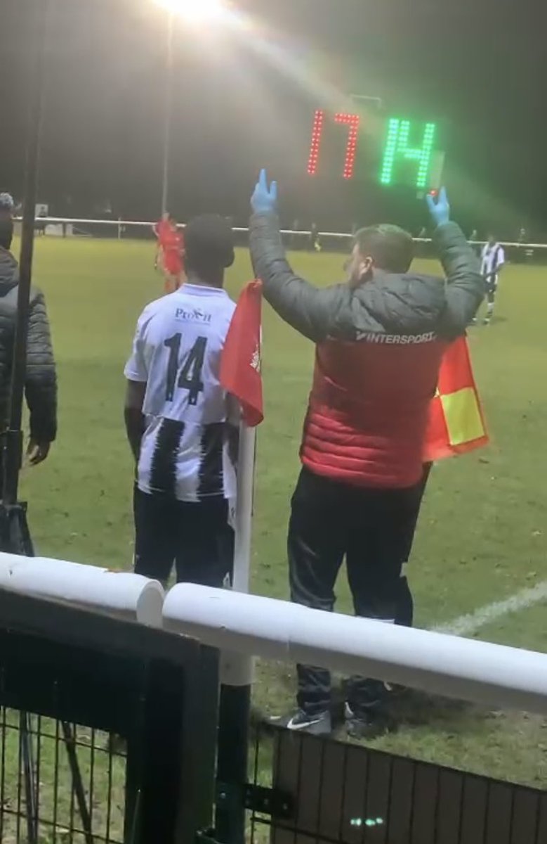 raeesbw's tweet photo. Proud moment for me and my family making my first team debut ❤️💪🏾 @OfficialTmufc https://t.co/xQm5qsbqAz