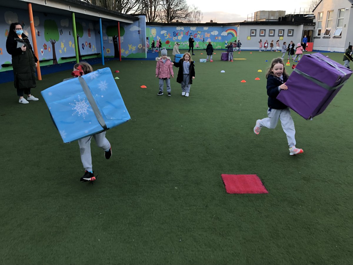 BrigidsGns's tweet photo. All our classes are staying active this week taking part in Festive Fitness Fun activities🎅 #activeflag https://t.co/v6s1JwLsc0