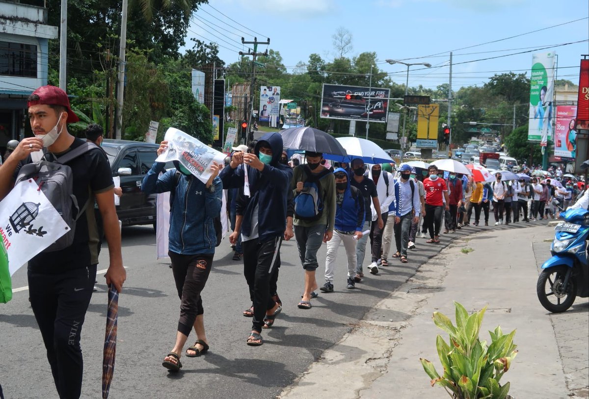HMirzayee's tweet photo. #EndTo10YearsInLimbo
We marched on foot for more than 24 km. A decade of unheard pain carried each step through. Please spread it there might be someone with human soul listen..
@washingtonpost 
@BBCBreaking https://t.co/bd0lTLgiuq