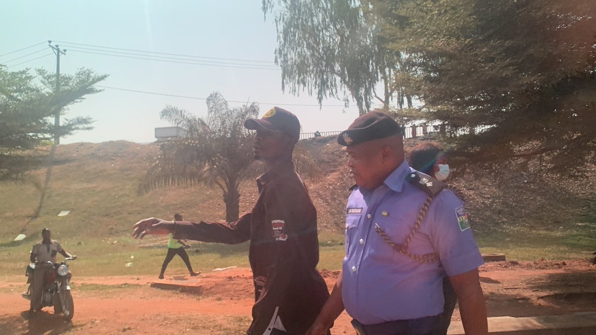 FLASH: <a href="/rootstvnigeria/">RootsTv</a> reporter arrested and brutalised by @policeng for covering <a href="/NorthIsBleeding/">Seedee jnr</a> protest in Abuja