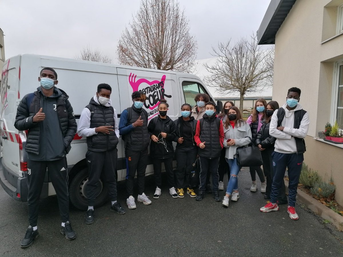 Lycée Marie Laurencin Mennecy tweet media