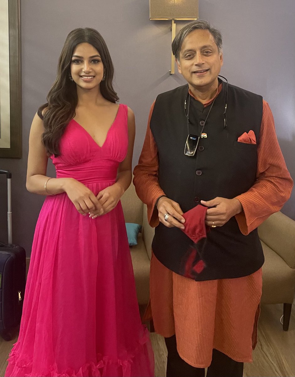 ShashiTharoor's tweet image. Delighted to congratulate Miss Universe ⁦@HarnaazKaur⁩ Sandhu in person on her triumphant return to India. She’s excited to be back in India for the New Year holidays &amp;amp; India, of course, is proud to welcome her. She’s just as poised &amp;amp; charming in person as on the stage.