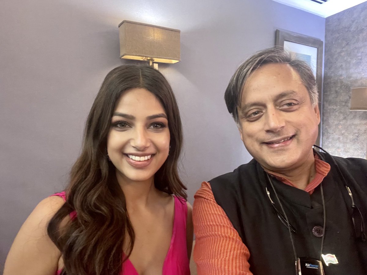ShashiTharoor's tweet image. Delighted to congratulate Miss Universe ⁦@HarnaazKaur⁩ Sandhu in person on her triumphant return to India. She’s excited to be back in India for the New Year holidays &amp;amp; India, of course, is proud to welcome her. She’s just as poised &amp;amp; charming in person as on the stage.