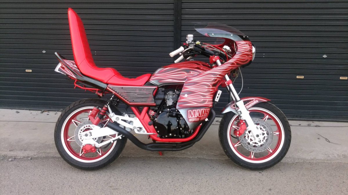 XJR400F_0218's tweet photo. よく聞かれるのですが、僕の外装はMARSでは15万円で塗れます✌️
みなさんもよかったら塗装依頼してみてはいかがですか😎

あと、ホーク用のかっこいいサスが税込22000円で販売中です👍
問い合わせじゃんじゃんお待ちしておりますm(_ _)m

#カスタムペイント
#MARS
#茨城八千代 https://t.co/oQa2XEHCDs