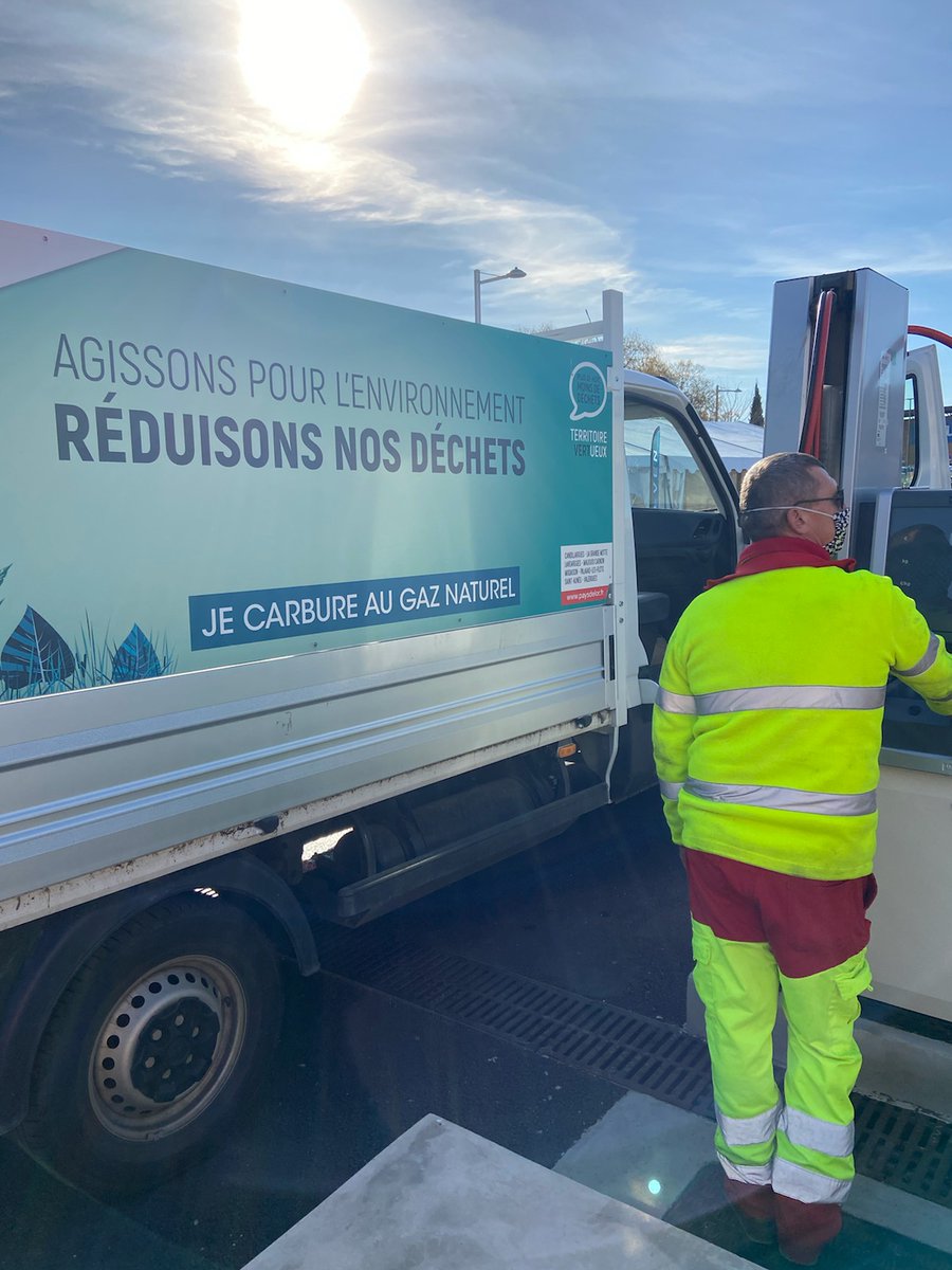 [#Inauguration]
#EnDirect de l’inauguration de la première station #BioGNC du Pays de l’Or à Saint-Aunès. Construite et exploitée par SEVEN, elle donne accès à tous les citoyens du territoire à une mobilité plus durable et écocitoyenne ➡️le #GazVert, l’avenir du #Transport