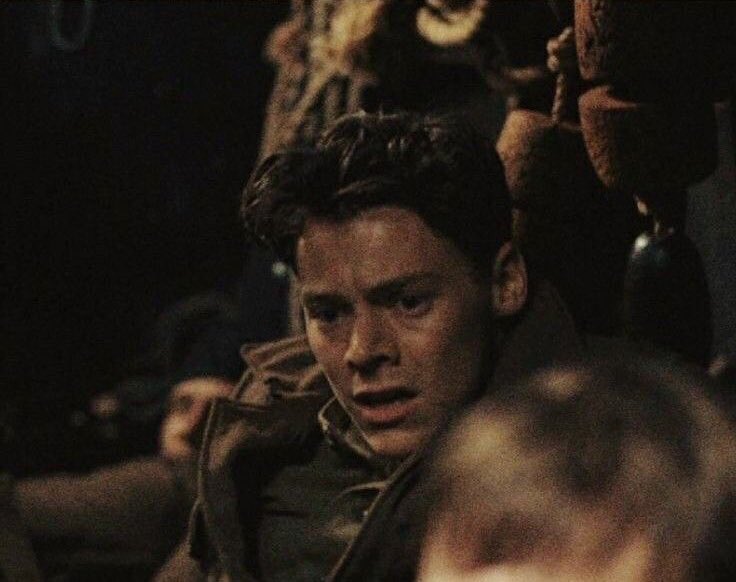 harrydailyposts's tweet photo. harry styles as alex for “dunkirk” (2017) https://t.co/eoD3ij514C