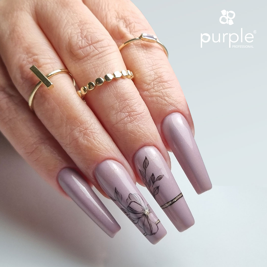 A color for colder days: Gel Polish P2162 Enjoy Your Work 💼
.
Work by Kika Gomes
@kikamasternailartist Nail Master from Portugal
.
.
#purpleprofessional #dantascorreiaeleita #nails