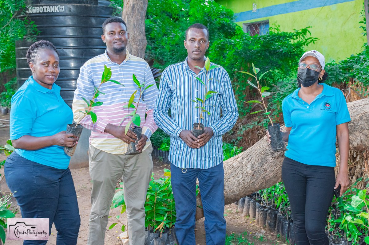 NYC_YouthVoice's tweet photo. The Youth had a moment with the Mother nature
Mother nature has undergone human injustices through logging, burning of forests & other related malpractices that lost & degraded it's natural beauty
#NYCInGarissa
#UNDPDeepeningDevolution
#YGreenKenya
@RoySasaka @UNDPKenya https://t.co/LYQBUxNqr8