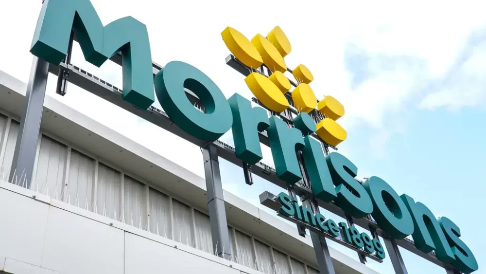 retailfocus's tweet photo. Morrisons pledges to reduce carbon emissions in supply chain https://t.co/k6PqzyhbIC https://t.co/pBwdO0OV4G