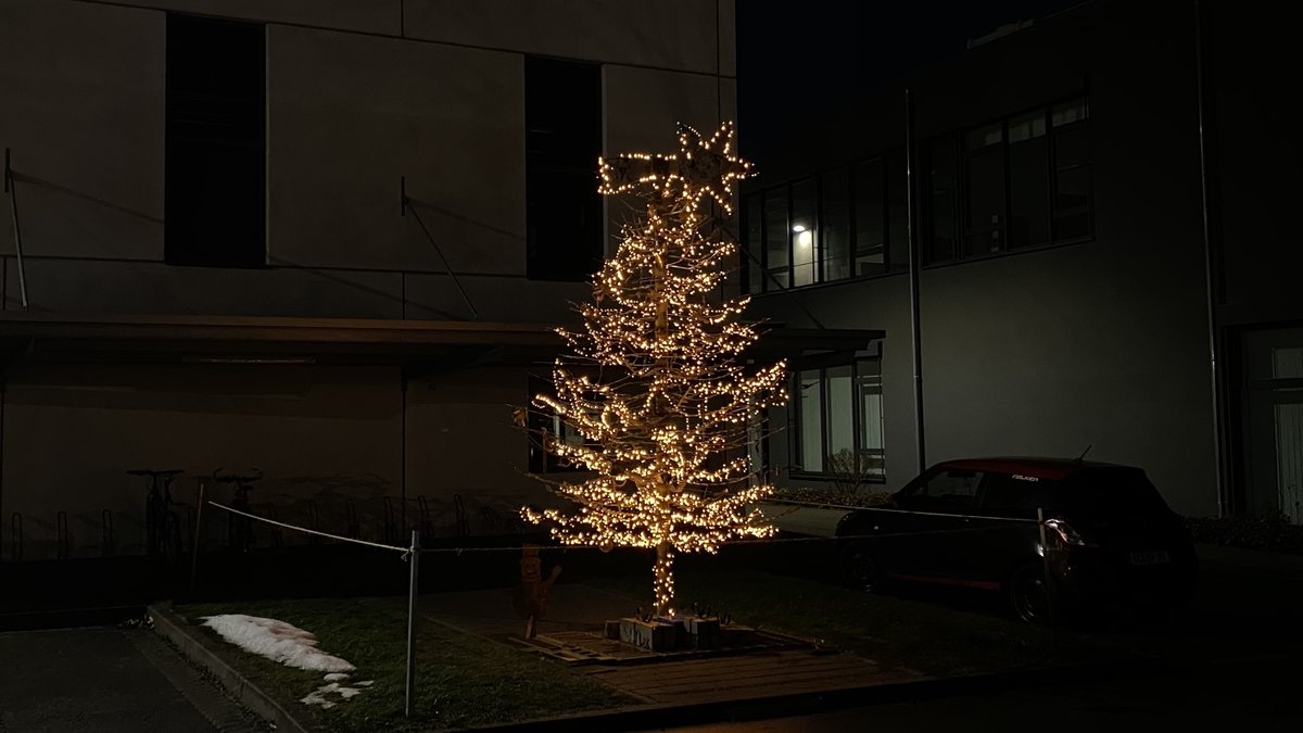 Weckenmann's tweet photo. We are happy about our Christmas tree, which has been on our company premises since the 1st Advent. This very special Christmas tree is #recycled, #reusable and so #sustainable. It is made entirely of sheet metal scraps &amp; underlines the high value we place on sustainability. https://t.co/aP0DxEsdPG