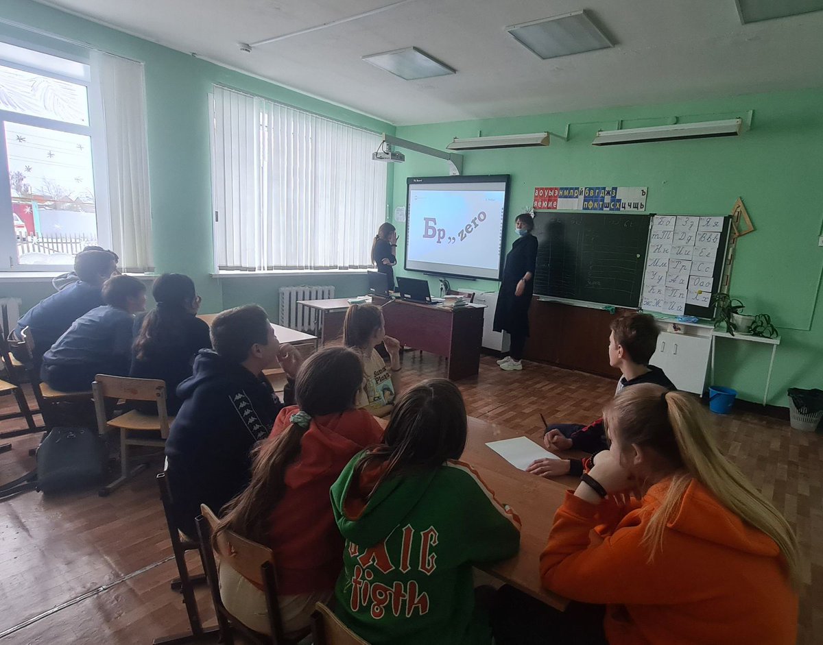 ronovlsk's tweet photo. Чтобы проверить и закрепить свои знания по финансовой грамотности,ребята 6 и 7 классов  стали сегодня участниками ДОЛ-игры,в рамках проекта, организованного ЦБ РФ по повышению фин.грамотности школьников https://t.co/Bf0w7shAJZ