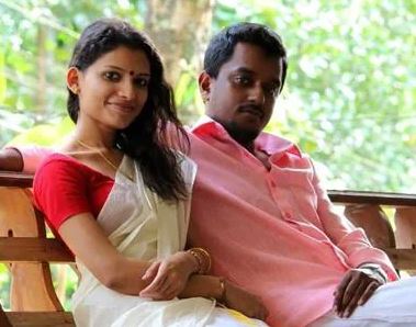 Reshmi Anchor Husband