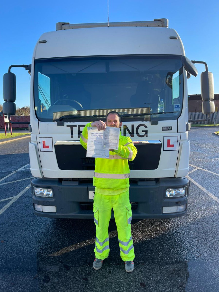 TransafeTrain's tweet image. Well done to Matthew Deans for passing your CAT C this morning!!🚛🚛
Brilliant results👏👏
A big shout out to our driver trainers🥳🥳
#LGV #HGV #newlicence #lorrydriver