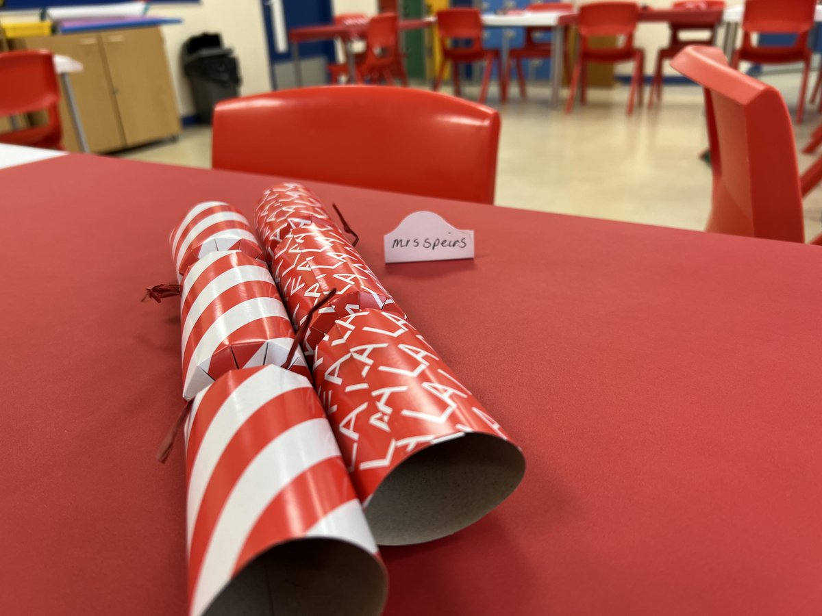 Staff at RRR have gone above and beyond setting things up for our X-Mas Lunch. Even making sure all involved have special settings and crackers. #lunchtime