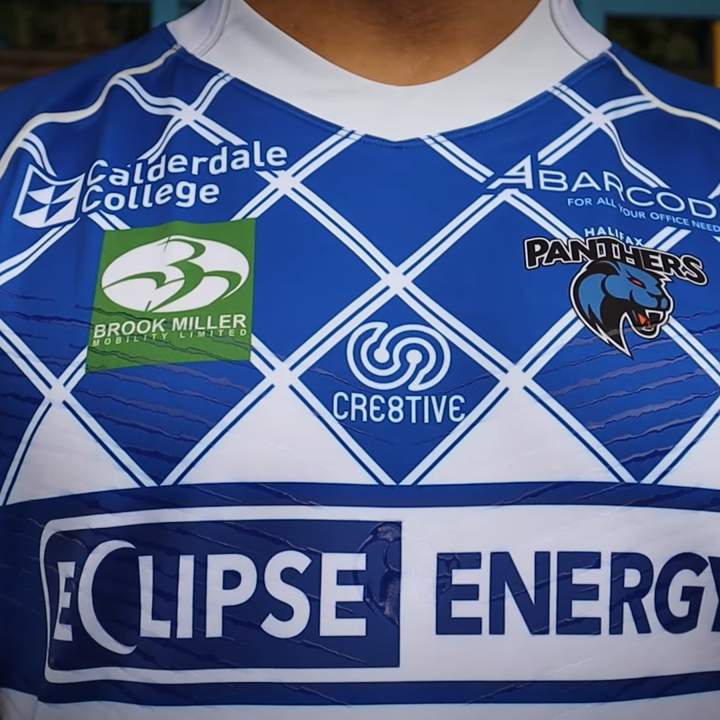 CalderdaleCol's tweet photo. Check out @AdzyTangata_ proudly sporting our logo! We’re proud to be sponsoring @HalifaxPanthers home shirt for the upcoming 2022 season! We can’t wait for the season after all the new signings. #PanthersAreInTown #TeamCalderdale https://t.co/tHdixHq6Pq