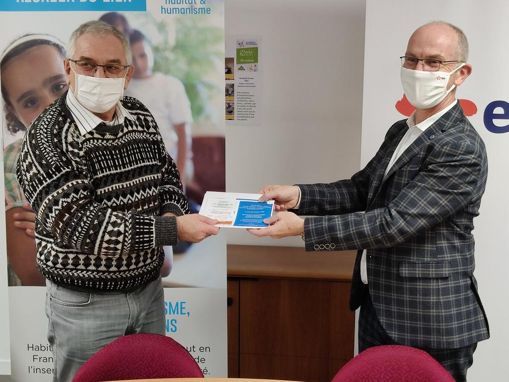 W_Lombardet's tweet photo. Fier d'accompagner @HabitatetHumani @villedebesancon dans une démarche #maitrise #energetique #luttecontreprecariteenergetique.
Valeur de #solidarite pour tous au plus proche des #territoires @EDFofficiel @EDF_CollTerr @EDF_BFC notre #raisondetre https://t.co/swQbK9j0H6