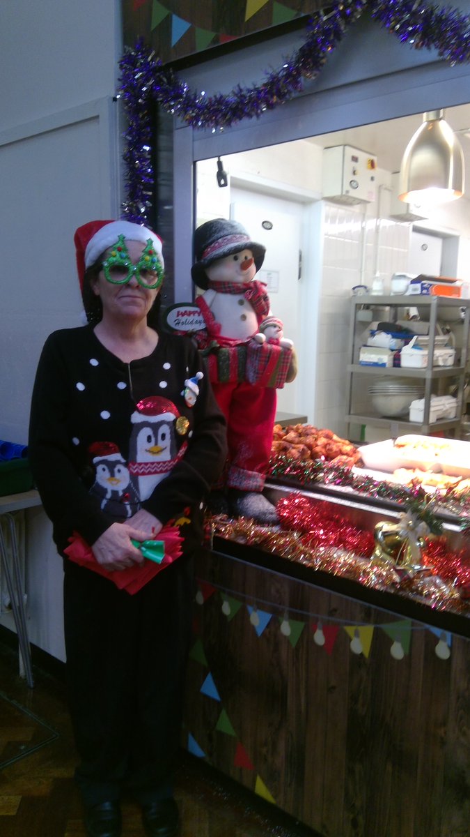 MsYasminGreet's tweet photo. Christmas Dinner @GreetPrimary!  We are launching our brand new menu in January. https://t.co/PGhh0HNjUw