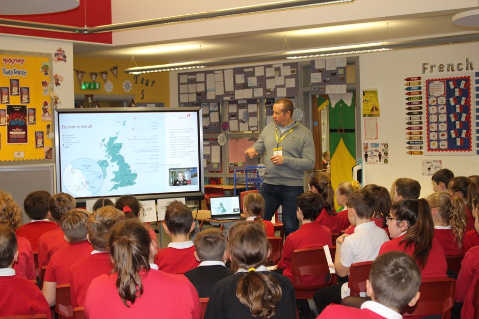 A huge thank you to the Equinor team - a Norwegian energy company developing Carbon Capture and Hydrogen technology in the region - for our personalised learning journey. Lots of info on our website.. inmansprimaryschool.co.uk/qa-session-wit…

<a href="/__HTRG/">Holderness Teacher Research Group</a>, @EquinorUK and @ZeroCarbonHumber