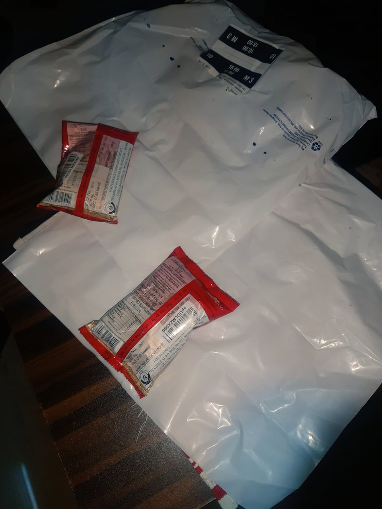Guinea59643727's tweet photo. I ordered 2 packs of masala and they were given in 2 BIG plastic bags (as you can see:image). So just wanted to get Amazon's packing department attention on this. Why using so much of unnecessary plastics ....!(Location Jaipur). https://t.co/EwQwd0Q7nm