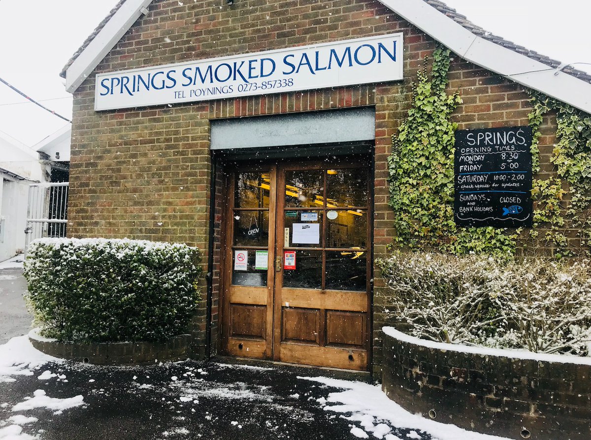 SpringsSmokery's tweet photo. No snow this year yet, but we're still confident of a magical Christmas... especially if there's some Springs goodies on your tables 😉

What's your favourite Springs product to enjoy over the festive season? https://t.co/GDVcwCpY2p