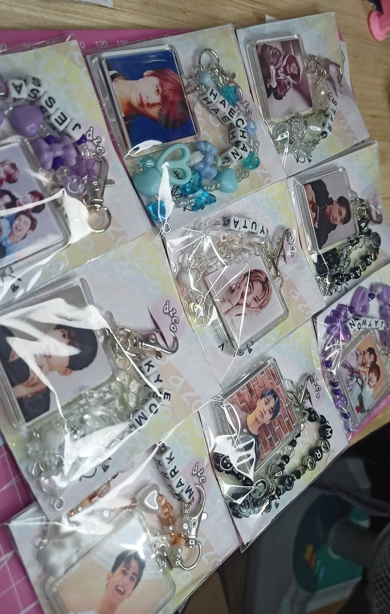 dzco_keychains's tweet photo. 9 orders in one day ( โงะโฆ) thank you all so much!! โค๏ธโค๏ธโค๏ธ
https://t.co/C87qOebfnC
#dzcokeychains https://t.co/mIMGH4pdcX
