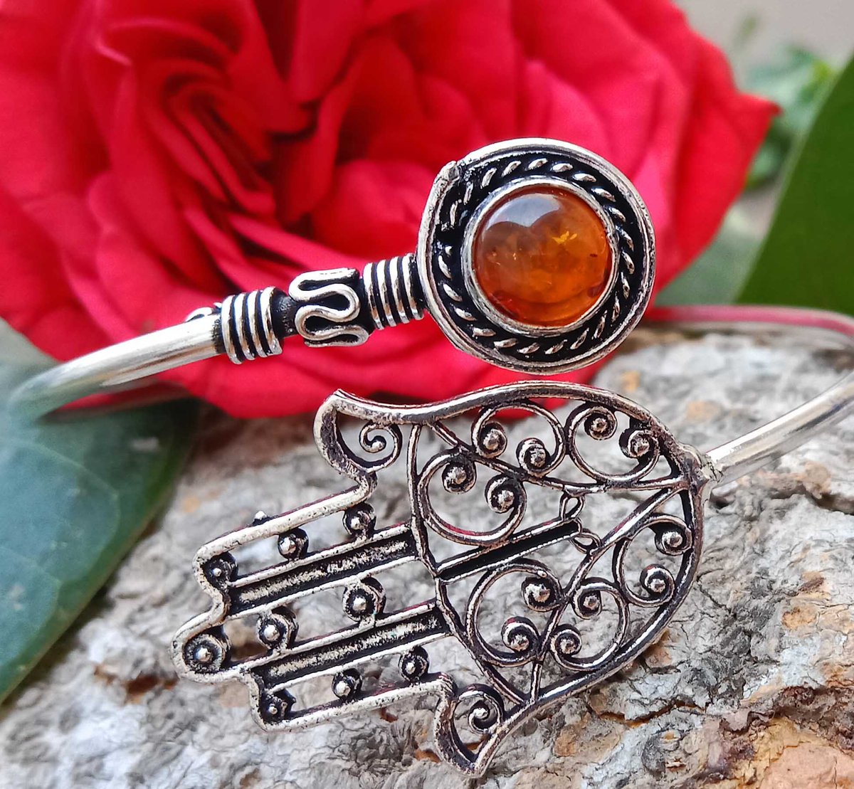 MichelleKhan007's tweet photo. Excited to share the latest addition to my #etsy shop: Baltic Amber Bangle~Charming Bangle~Vintage Cuff Bangle~Best Charm~Boho Bangle~Healing Stone~925 Sterling Silver Plated Jwellery~Gift Her https://t.co/c5D3RNzid2 #orange #anniversary #christmas #infinity #yes #no # https://t.co/omA6GPK6su