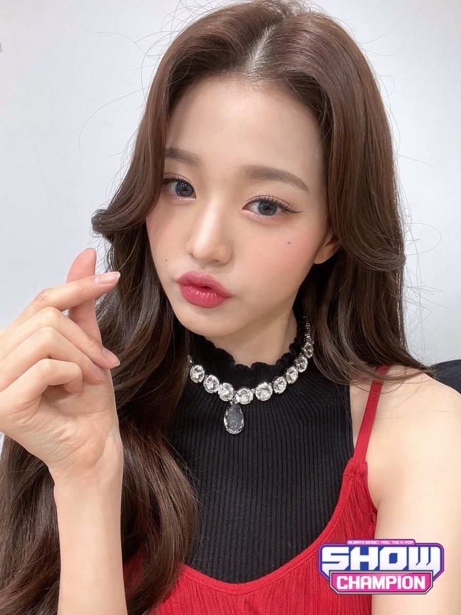 wonyoung pics tweet media