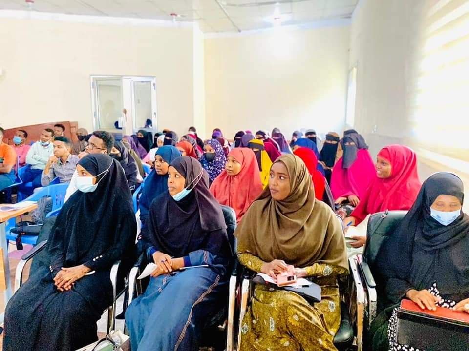 DrIbrahimGuled's tweet photo. It was grateful 2 me to present weekly continuous medical education on "Approach of Premature babies" organised by @PediatricSomali held @Kalkaal Hospital Kalkaal Hospital.
Our vision is all Somali children 2 survive, thrive & fulfill their potentials.
#WeeklyCME https://t.co/QAq6qdPVCQ