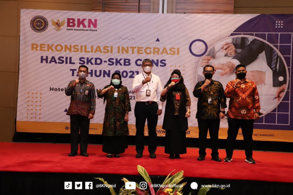 BKNgoid's tweet photo. Hai #SobatBKN 
Gimana rasanya sudah melewati SKB? 

Kabar gembira buat kalian karena rangkaian #SeleksiCASN2021 sudah memasuki tahap rekonsiliasi integrasi hasil SKD &amp; SKB untuk semua instansi loh. https://t.co/uZFl6FCDNs