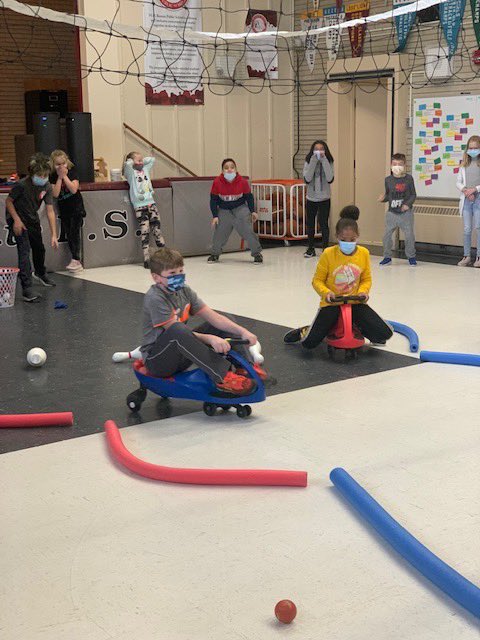 Grade 5s travelling down the digestive system in our human obstacle course! #IB <a href="/gecdsbpro/">GECDSB PR</a> <a href="/mdbennie/">MDBennie PS</a> <a href="/MDBennieBulldog/">Chris Konrad</a>