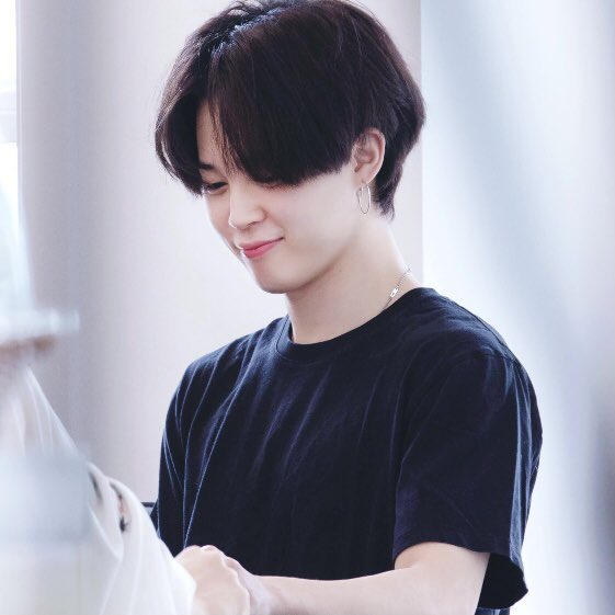 "Por favor, saiba disso. Todos os membros podem dizer isso, mas todos nós vivemos por sua causa.

Eu espero que nossos sentimentos cheguem a todos vocês."

                                  - PARK JIMIN 

Ele é um anjo! 😭💜

🦊 @bts_twt