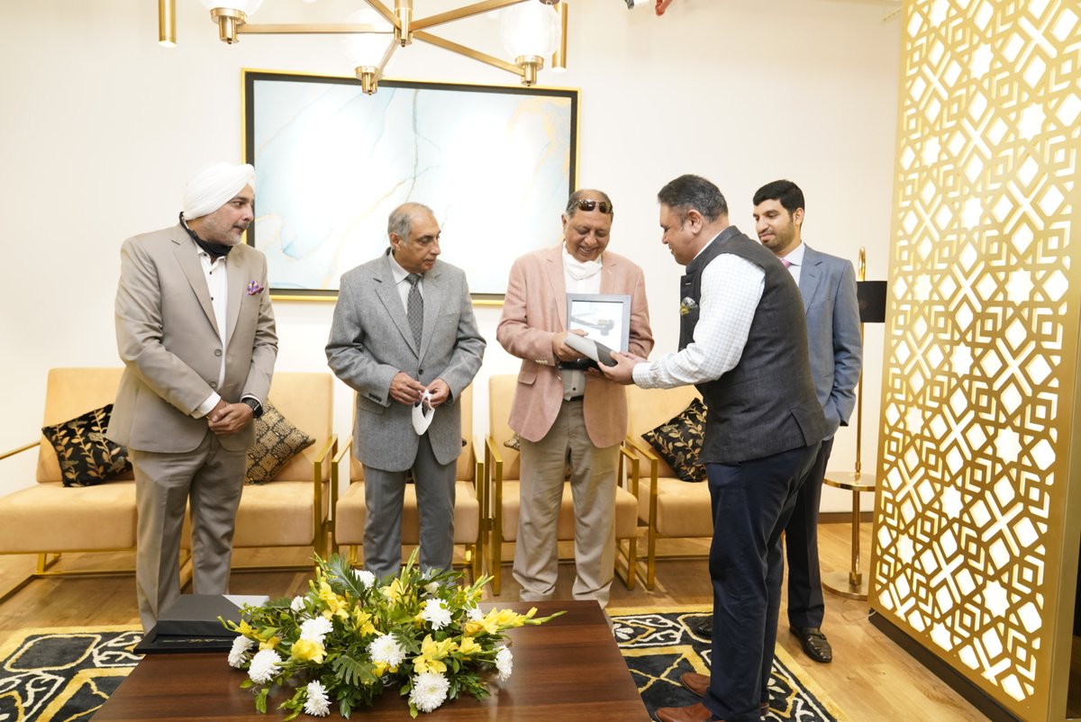 Awfis (@myawfis) on Twitter photo Special thanks to the Prestige team for inaugurating our #AwfisGold centre today in Prestige Tech Park, #Bengaluru. This marks the further expansion of our strategic partnership with @PrestigeGroup to add 5 lakh sq. ft of premium workspaces for India Inc. We are truly honoured! Special thanks to the Prestige team for inaugurating our #AwfisGold centre today in Prestige Tech Park, #Bengaluru. This marks the further expansion of our strategic partnership with @PrestigeGroup to add 5 lakh sq. ft of premium workspaces for India Inc. We are truly honoured!