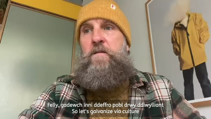 Mis ar ôl COP26, mae'r artist ac athro Marc Rees yn cynnig adlewyrchiadau ar ei amser yno. Buodd yn rhan o sgyrsiau 'Possible Dialogues' gyda phobloedd frodorol yr Amazon Colombiaidd ac artistiaid ac actifyddion hinsawdd. Gwyliwch y fideo llawn yma 👇 wai.org.uk/cy/newyddion-s…