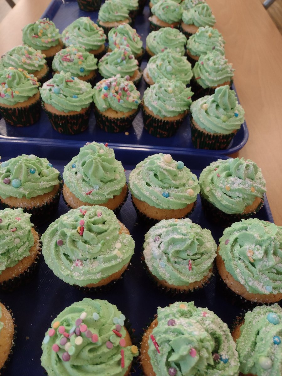 lorettawick's tweet photo. Christmas treecakes for the Nursery Christmas party 🎉🥳 https://t.co/5O0jeRvY2G