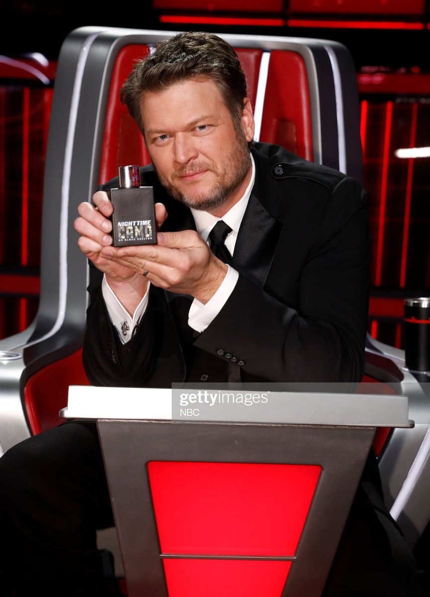 iloveBlakexGwen's tweet photo. Blake Shelton in a suit 😍🔥 https://t.co/6gQP0qY6iN
