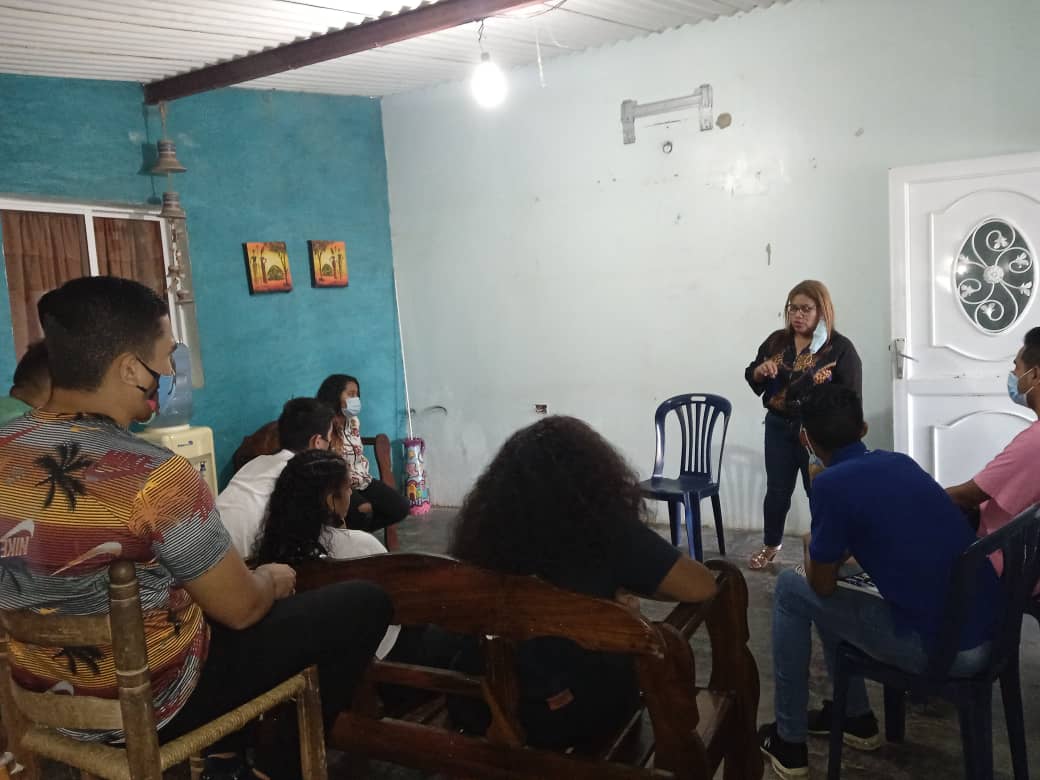 RJV_Falcon's tweet photo. El día sábado se llevo acabó un conversatorio sobre *"Resiliencia ante momentos difíciles",* con el objetivo de Orientar a los jóvenes de la comunidad sobre la importancia de actúar con resiliencia ante los momentos difíciles.
con el apoyo de  Maglobys Guarecuco,Abogada https://t.co/ZuYfZpGZlR