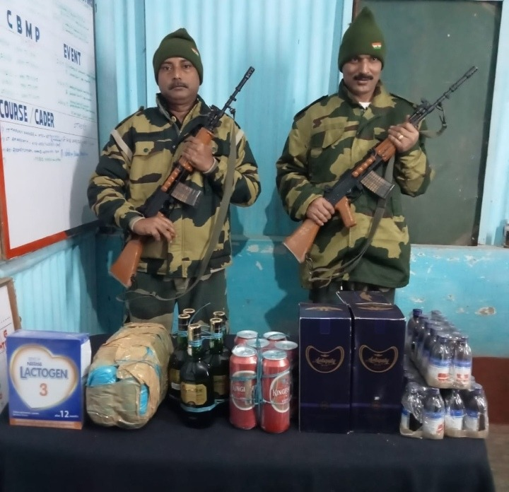 BSF_Tripura's tweet photo. Dutiful efforts are being made by the #troops of #BSF #Tripura in ensuring effective border management, which resulted in the seizure of 6 #Cattle 134Kgs #Ganja 30Btls #Phensedyl 59Btls #Liquor & #Contrabands on #India #Bangladesh Border worth ₹ 23,68,580 /-
#FirstLineOfDefence https://t.co/PPoPhHCr4R