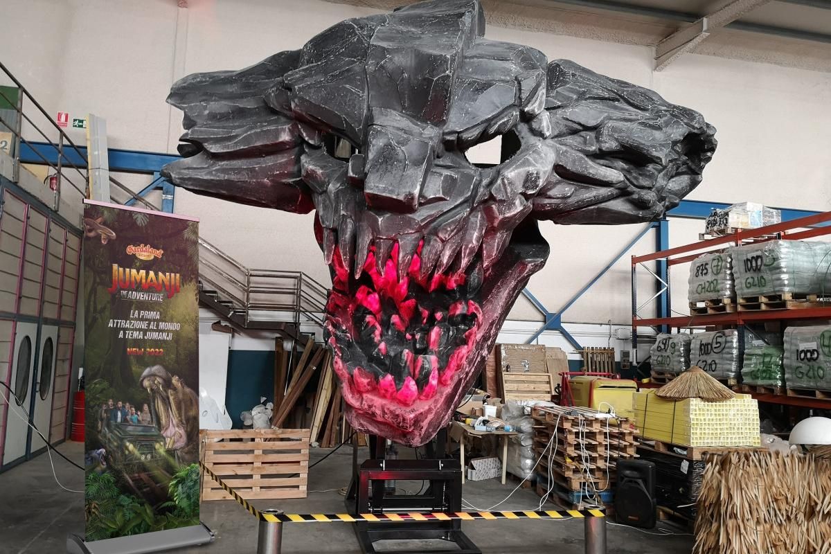 Blooloop's tweet photo. .@gardaland unveils huge animatronic created for new Jumanji ride https://t.co/wjFBg8eW0c https://t.co/XHwqe8ReIS