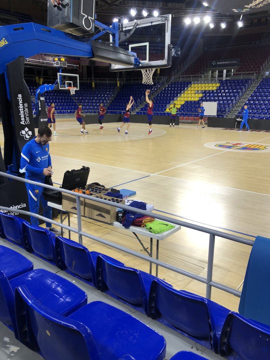 FerriedNaciri's tweet photo. Study trip #4 took me to FC Barcelona. I got an inside look at how coach Jasikevičius runs his practices and had a great conversation with the coaching staff about parts of their program. The culture and tradition at this place is truly special.#fcbbasket #EuroLeague #studytrip https://t.co/DlKhX2YZpB