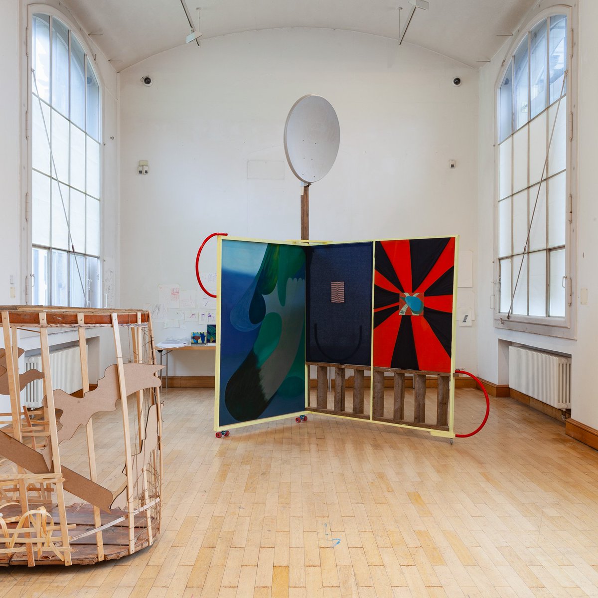 HfBK_Dresden's tweet photo. on working together | #SolCalero
Internationale #Gastprofessur 2021 an d. @HfBK_Dresden | #Ausstellung mit Studierenden der HfBK #Dresden, kuratiert v. Sol Calero & Franciska Nowel Camino.
Mit freundlicher Unterstützung durch die #LiebeltStiftung 📸 Robert Vanis
#Lehre #Studium https://t.co/wlBAG2WJoN