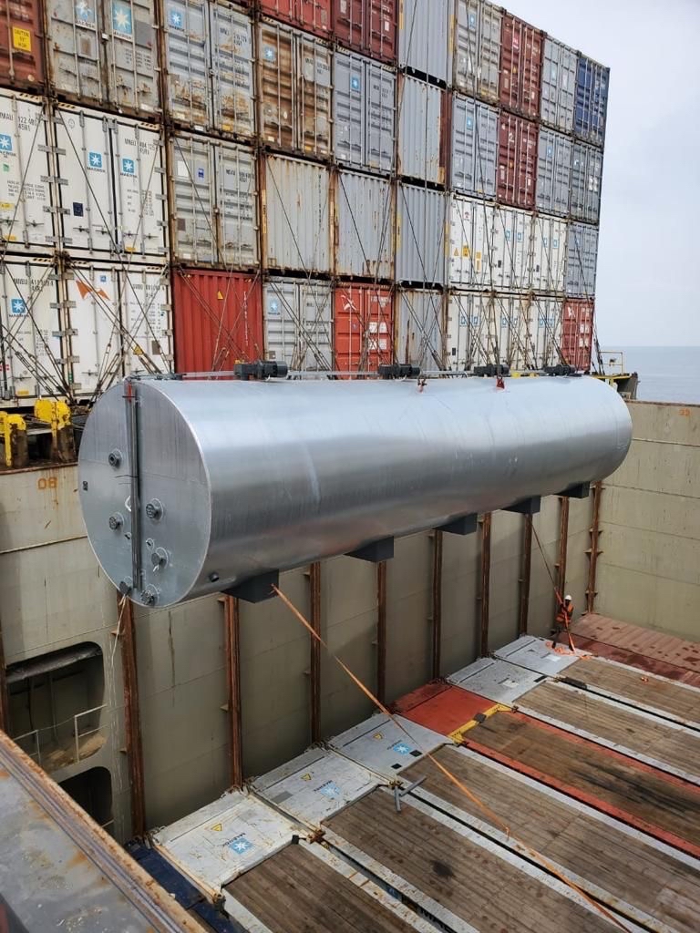 Ftown_Terminal's tweet photo. We have yesterday successfully discharged pieces of bitumen tanks for use at the ongoing Lungi airport expansion project done by SUMMA GROUP. https://t.co/rd2kyj6u2g