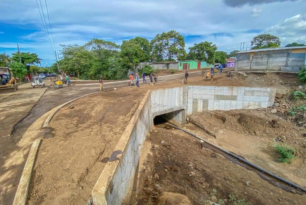 collvermat's tweet image. Asi se encuentra el avance en un 90 % Caja Puente que está siendo construida en el barrio San Judas, para unirse con la Colonia Independencia.

#UnidosEnVictorias 
#DiciembreEnPazYVictorias
