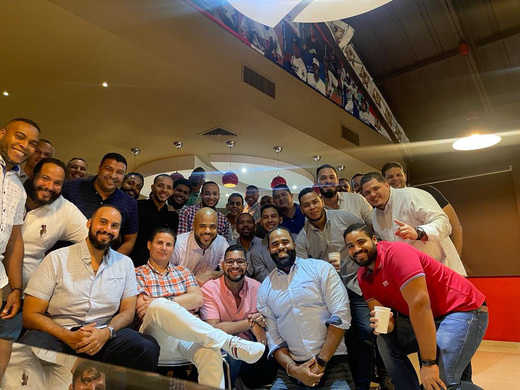 Excelente velada con mis hermanos de la liga <a href="/Rincon_Rojo/">RinconRojo</a>🏀 cuanto se goza en esos juntes 💪🏾 <a href="/vianaraujo/">Vian Araujo Puello</a> <a href="/profedeportes/">Profe Deportes</a> <a href="/Carlosbatm/">Carlos A. Batista</a> <a href="/Andynech/">Anderson Rodriguez</a> <a href="/antonio_masu/">antonio mateo</a> <a href="/bsllubere/">bolivar s lluberes</a> <a href="/Onias/">Onias del Rosario</a> <a href="/DrTomate/">Luis Miguel Castillo</a> <a href="/Rodermy/">Dr. Red</a> <a href="/JuanchyAlmonte/">JuanchyAlmonte</a> <a href="/juanfrank24/">Juanfrank Kranwinkel</a> <a href="/elpaditv/">ELPADITV</a> <a href="/henryecb/">Piscis</a>