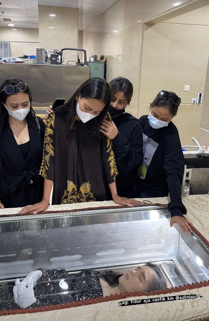 aaakkkkk ka Loraaa cantikk bgttt, rest in love Edelenyi Laura Anna💓💓