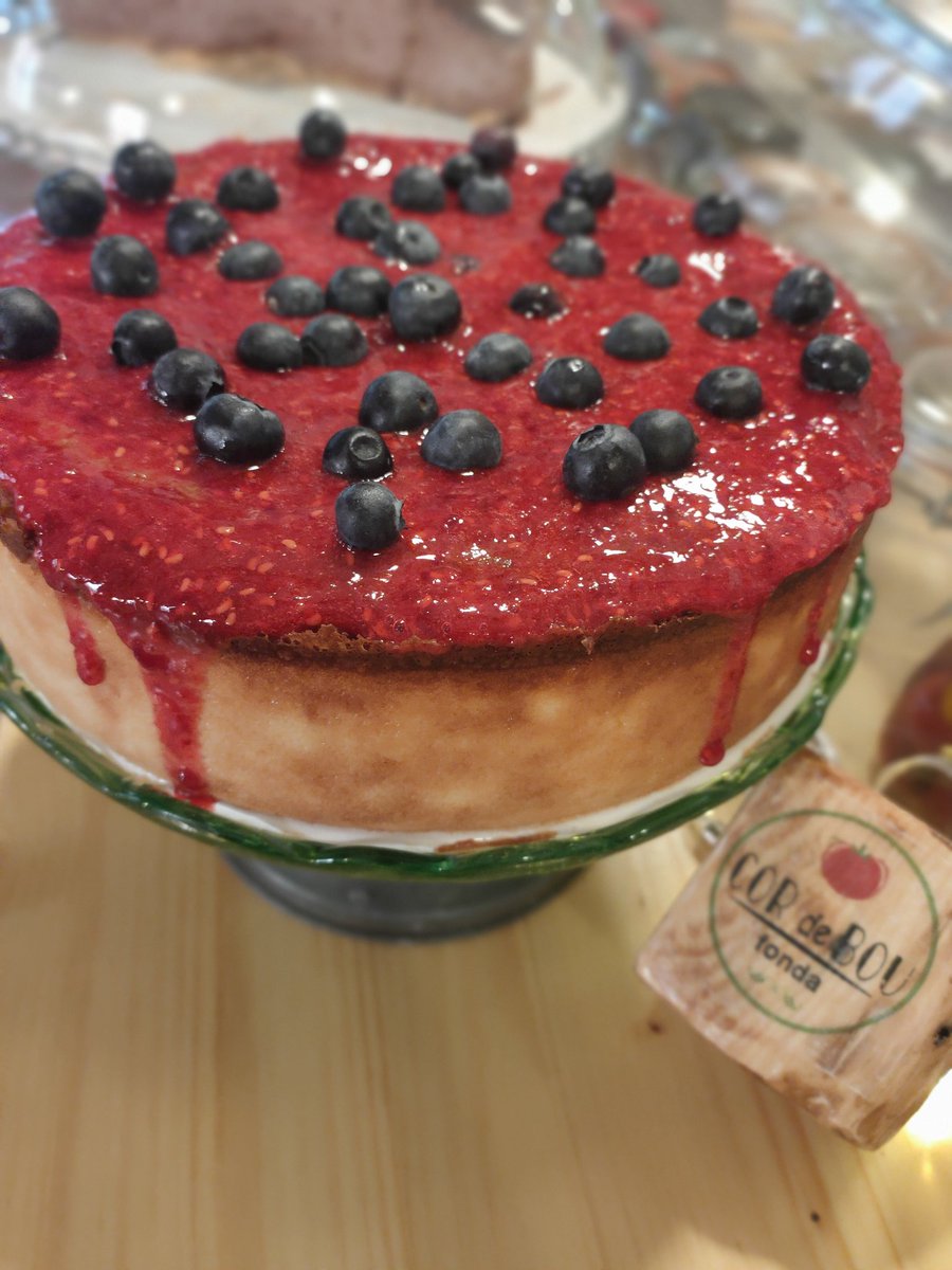 CordeBou's tweet photo. Per això recomanem deixar forat pels postres:
😍Coco amb fruïts del bosc.
#casola #pastis #coco #glutenfree #nofiltrer #postres #restaurante https://t.co/j7z7vyhcFX